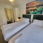 Garland Central City Apartment London 2