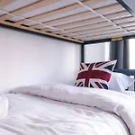 Quaint And Spacious Piccadilly Sleep 6 Vrd