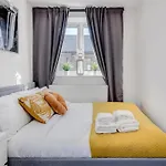 Modern 1 Bed Apartment - Nine Elms, Battersea
