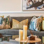 Spectacular 3 Bed In Berkeley Sq Mayfair