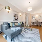 Spectacular 3 Bed In Berkeley Sq Mayfair