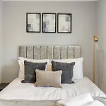 Wembley Luxury 3 Bedroom