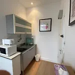 One Bed Studio Apartment In Central London
