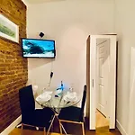 One Bed Studio Apartment In Central London