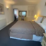 Mayfair Spacious Apartment