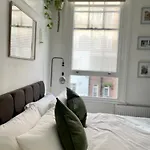 Modern Flat In Victorian West Kensington Mansion