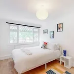 Modern 4 Bedroom In Kings Cross With Garden