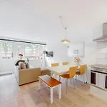 Modern 4 Bedroom In Kings Cross With Garden
