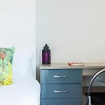 Stylish 2 Bed Apartment Near Notting Hill London