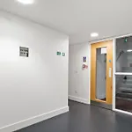Livestay - Modern Two Bed Apartment In Stratford