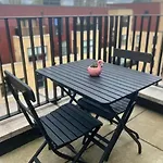 Private Room In London With Balcony