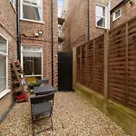 London City Large Two Bedroom Apartment