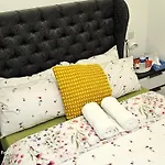 London Sleephouse Partying Is Not Allowed Pls