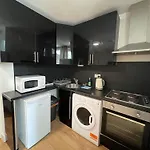 Comfy 2 Bedroom Apartments - Finchley Road, London