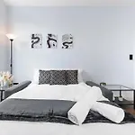 Stunning 1 Bedroom In Westminster With Ac Sleeps 4