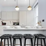 Stunning 1 Bedroom In Westminster With Ac Sleeps 4