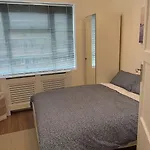 Flat In White City - Westfield
