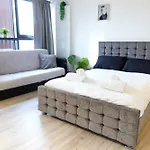Shoreditch / Brick Lane - Studio