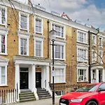 Elegant Earl\'S Court Flat By Underthedoormat