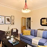 The Peckham Hideaway - Bright 3Bdr Flat