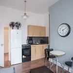 2 Bedroom Apartment In Central London