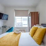 Double In Notting Hill, Private Minibar & Coffee