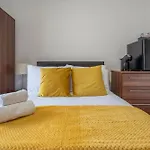 Double In Notting Hill, Private Minibar & Coffee