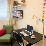 Centrally Located Comfortable Room In London