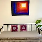 West Central Flat In London With Patio