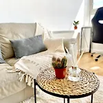 West Central Flat In London With Patio