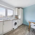 2 Bedroom Central London Apartment With Views