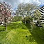 The Queens Palace 1 Bedroom Apartment Central London By Wild