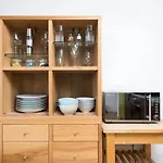 Modern 2 Bed Apartment W Balcony In London