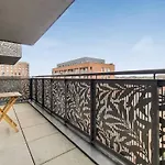 Modern 1 Bedroom Canning Town Apartment