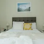 Convenient 2 Bedroom Apartment In Waterloo