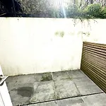 Modern Studio In Kensington