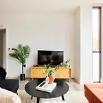 The Harlesden Breakout - Glamorous 2Bdr Flat