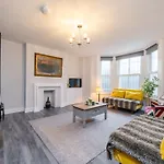 Kensington Apartment Central London With Garden