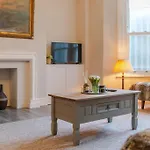Kensington Apartment Central London With Garden