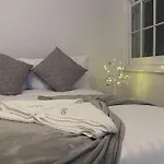 Room 4 • Double Bed In King\'S Cross
