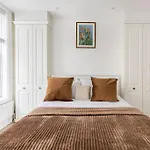 Historic Joseph Conrad House In Heart Of London!
