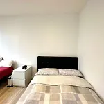 2 Minutes From Oxford Street Private Room D
