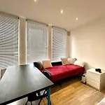 2 Minutes From Oxford Street Private Room D