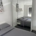 1Bedhouse- London-Sleeps 4- Close To Attractions