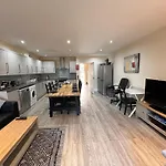 5 Bed 5 Bath / Brick Lane Central London E1