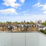 Peaceful Retreat With Balcony - Sleeps 9