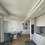 Luxury 2 Bed 2 Bath Modern Flat In White City London