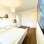 A Lovely Home Stay Near Greenwich