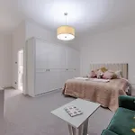 Stylish Spacious Retreat Luxury 2 Bed Haven 2Hs