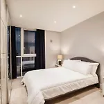 Modern 2Br London Flat Style And Comfort Combined